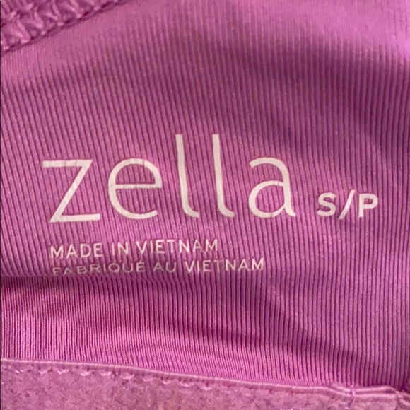 Zella workout top with built in bra - Picture 2 of 2